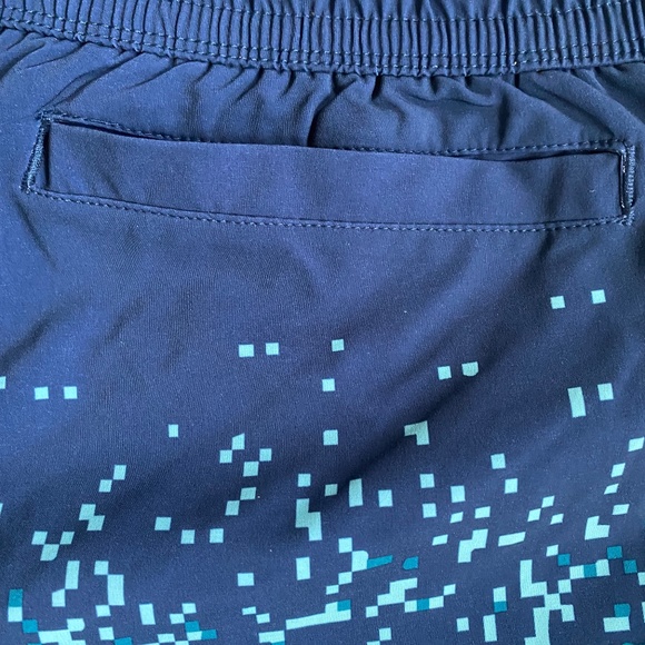 New mens XXL and XL Oakley Beach Pixel shorts - Picture 5 of 5